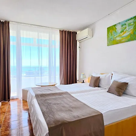 Cerna Hotel Saturn